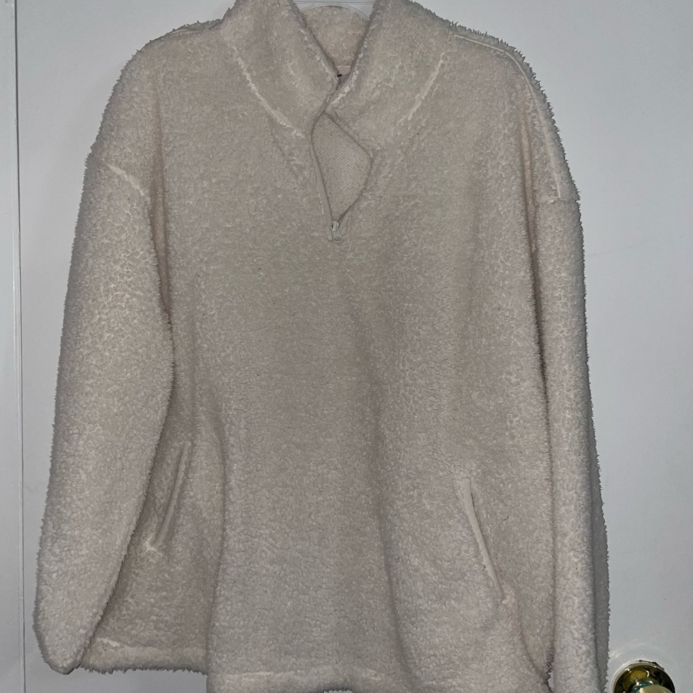 Fuzzy sherpa sweatshirt from Skechers